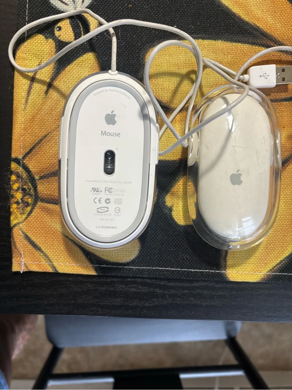 Apple White Wired USB Mouse Pair with Clear Protective Shells